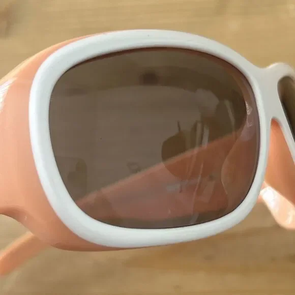 Dragon Pinup Sunglasses White/Peach Frames w BR Clamshell Case Y2K 90s - Picture 7 of 10